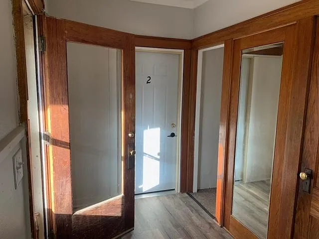 Entrance area - 14 N Johnson St