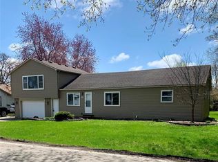 689 Lucille Dr, Wolverine Lake, MI 48390
