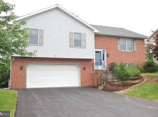 50 Sunrise Ln, Reinholds, PA 17569