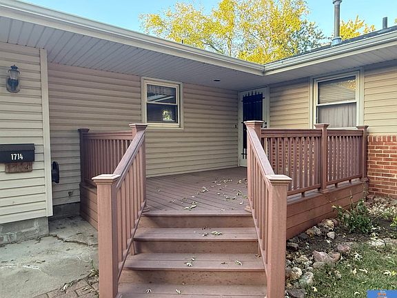 2nd image of 1714 Summit St