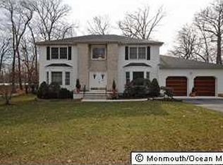 32 White Mountain Ln, Freehold, NJ 07728
