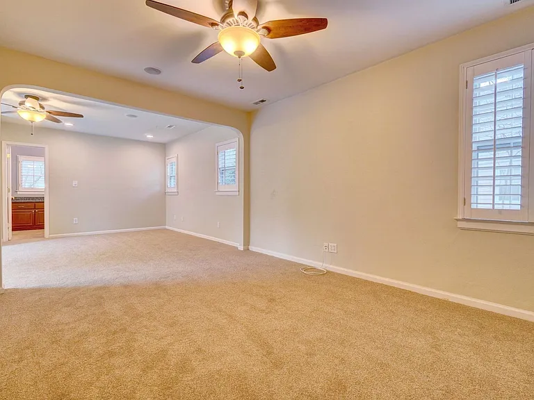 5428 Argall Cres — Photo 21