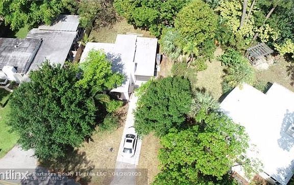 5th image of 1309 SW 18th Ave
