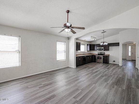 3rd image of 16652 W LATHAM Street