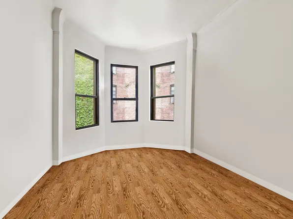 164 Underhill Avenue image 13 of 18