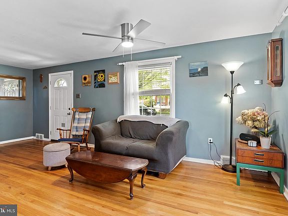 5th image of 2927 Croyden Rd