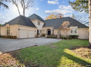 165 Vorn Ln, Bloomfield Hills, MI 48301