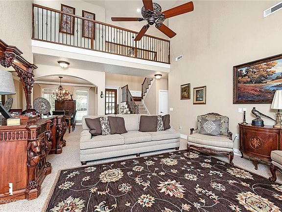 5th image of 2570 N Staci Ln
