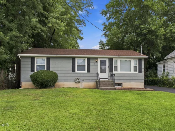 3 Newton Street, Colonie, NY 12205