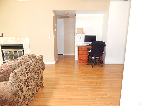 3rd image of 100 Cedar Rock Cir