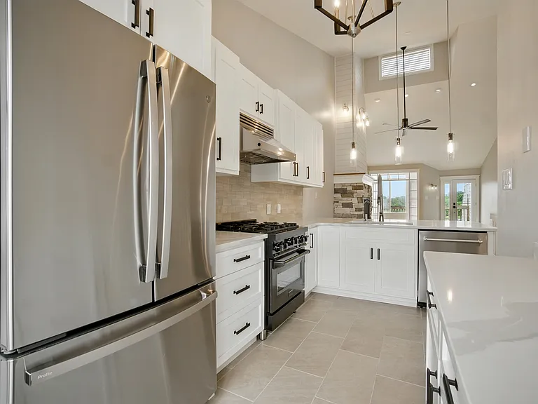 100 Pinewood Rd #128 — Photo 18