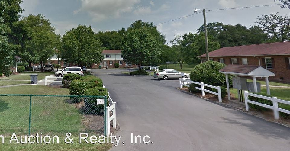 2nd image of 104 Pecan St APT 3A