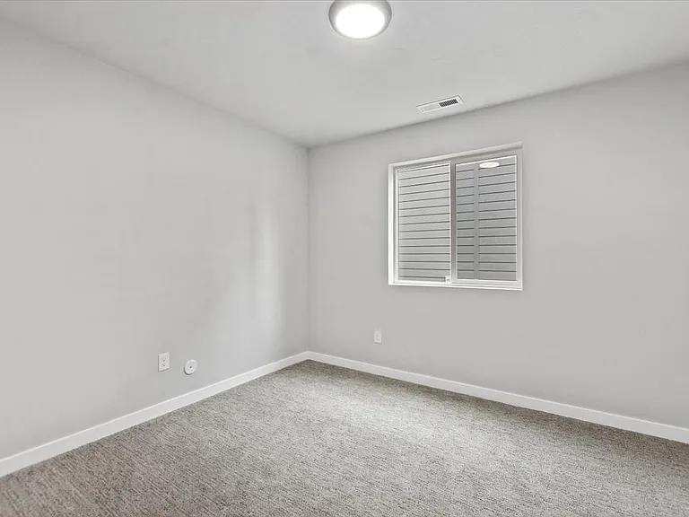 2741 E Jasmine St — Photo 15