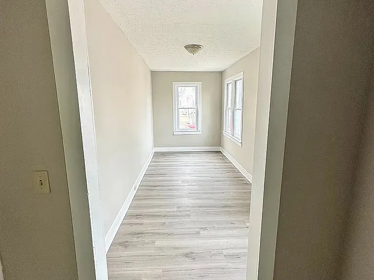 503 Lincoln St — Photo 13