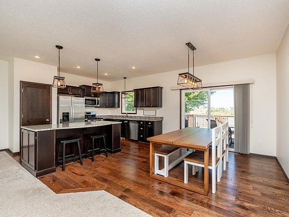 3rd image of 916 Forest Edge Dr