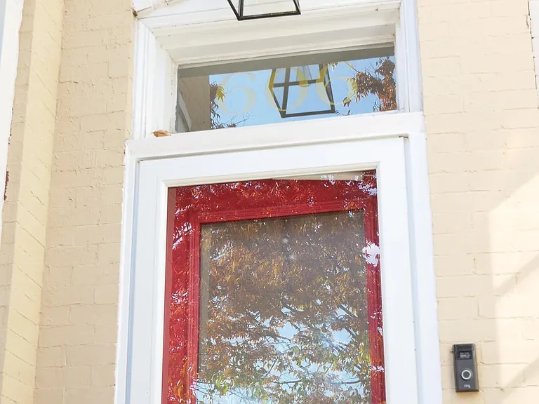 606 Tennessee Ave NE — Photo 2