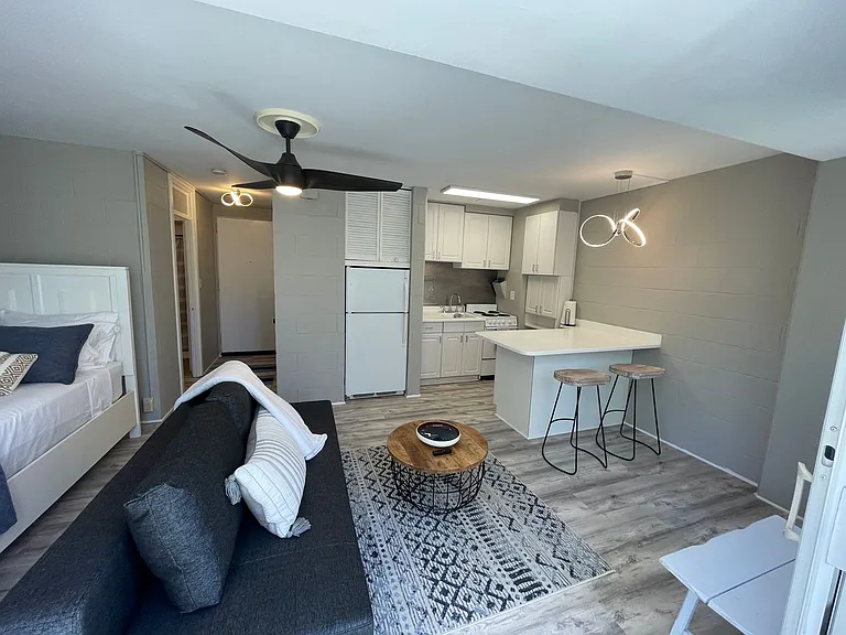 445 Kaiolu St #501 — Photo 12