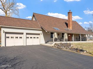 1370 Aquetuck Rd, Ravena, NY 12143