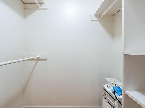 5th image of 1125 Pico Blvd APT 205