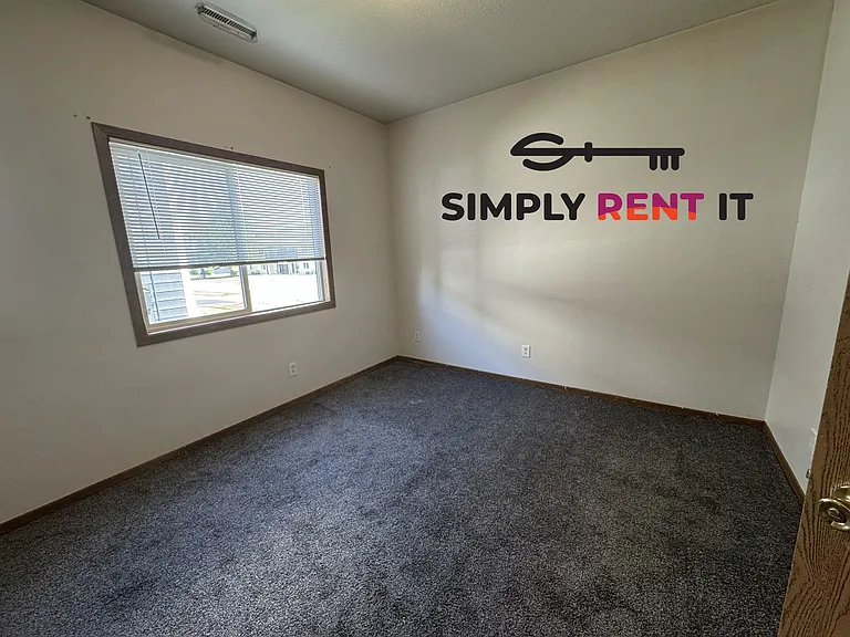 4549 Steinbeck St #1 — Photo 9