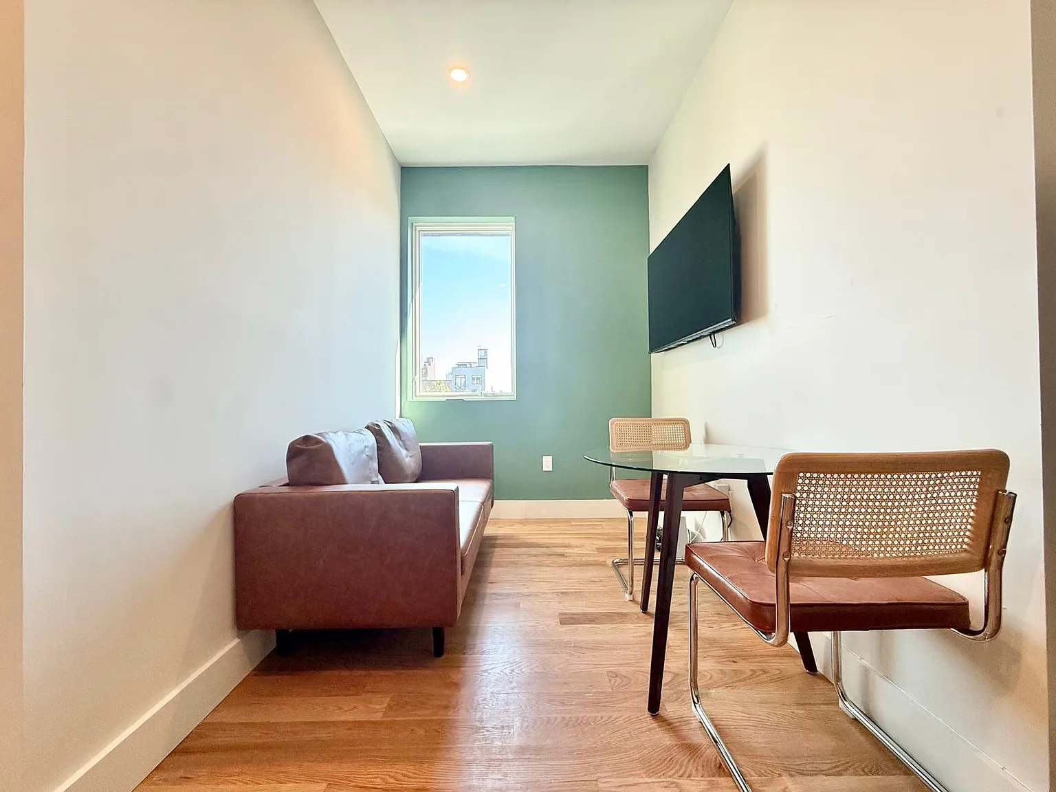 4 bed, 4.0 bath, $1,260 — Photo 4