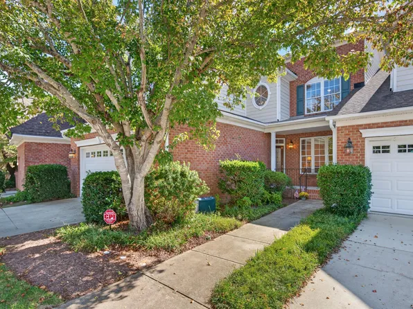 9203 Fawn Lake Dr, Raleigh, NC 27617