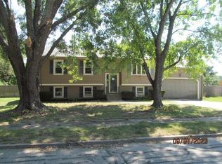 3 Circlewood Dr, Coventry, RI 02816