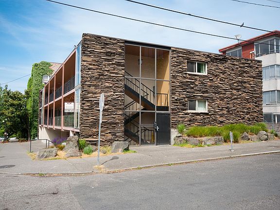 4th image of 401 Harvard Ave E #9aa26c2ef