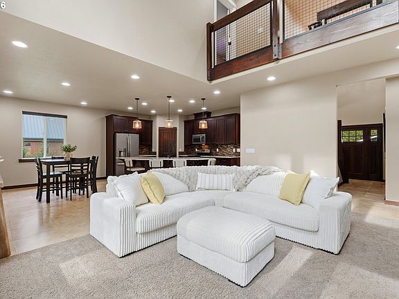 5th image of 57214 E Marmot Rd