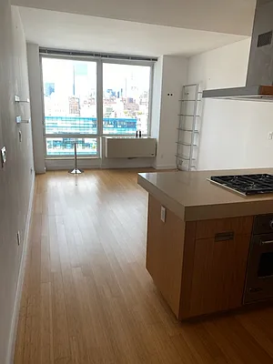 Rented by Sur Management LLC | media 27