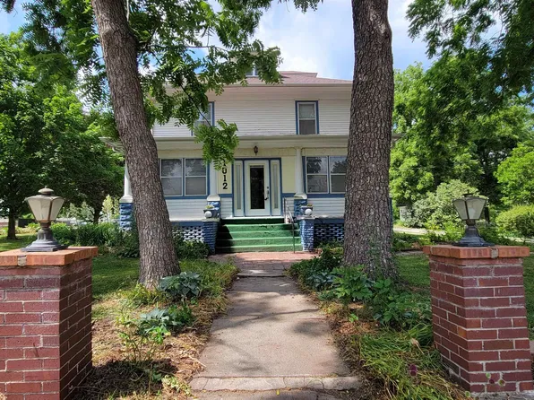 1012 5th St, Pawnee City, NE 68420