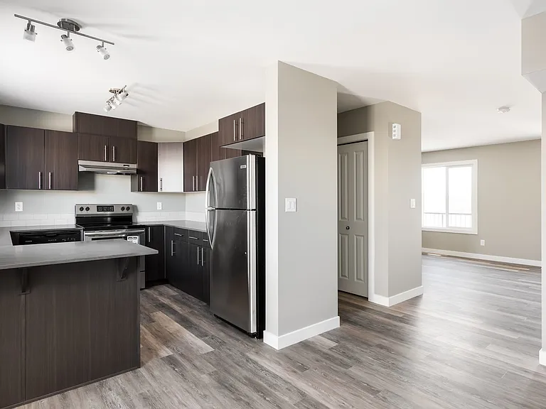 401 Athabasca Ave — Photo 28