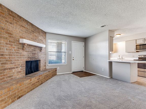 5th image of 2438 W Northgate Dr