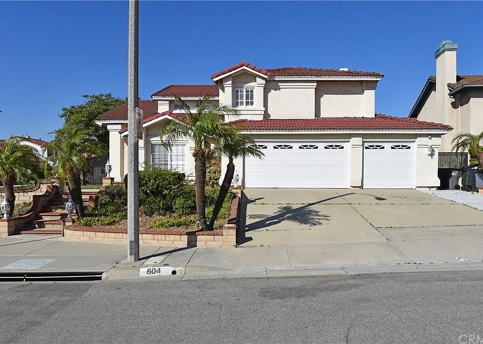1st image of 604 Blenfield Pl