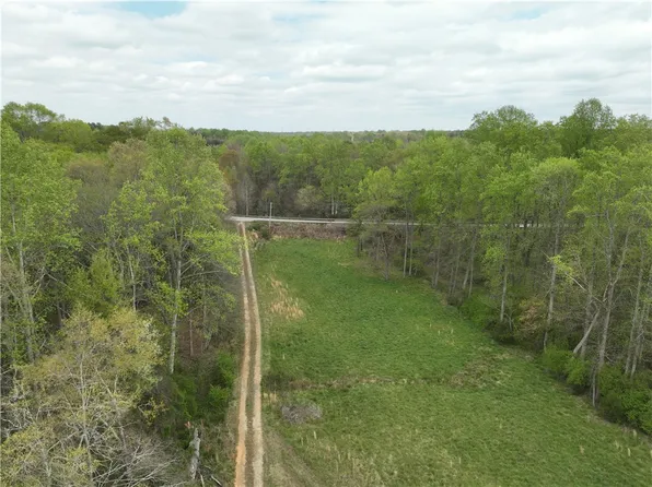 850 Lebanon Rd, Pendleton, SC 29670