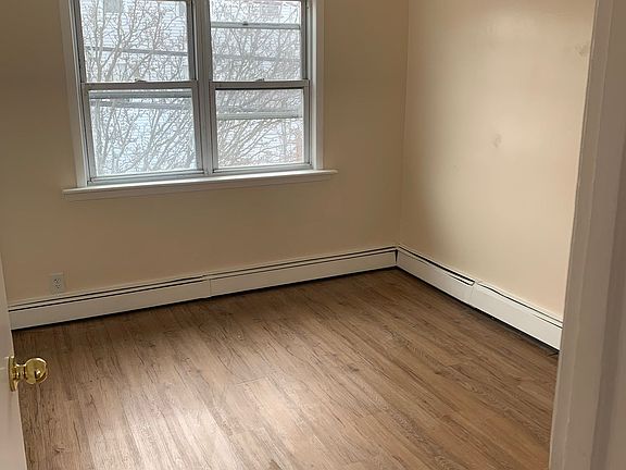 3rd image of 381 Lanza Ave APT 4