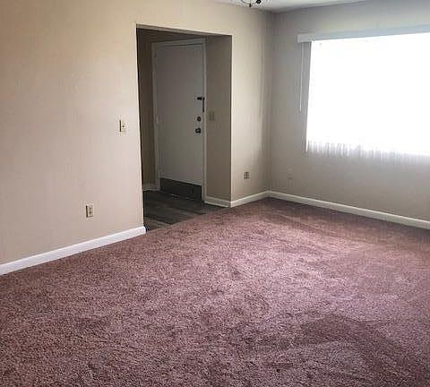 2nd image of 2997 Lakeside Cir Unit 29