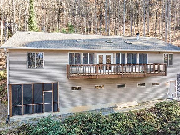4th image of 95 Canary Ln