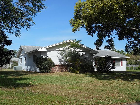 3rd image of 1119 Densmore Dr