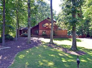 61 Fox Chase Ct, Freehold, NJ 07728