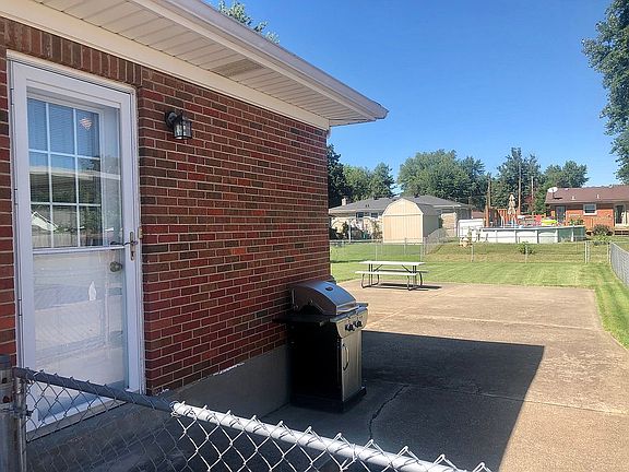4th image of 5317 Winslow Dr