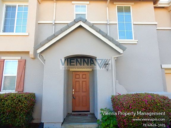 3rd image of 9124 Cortina Cir