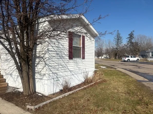 2704 Cour Regis C704, Saint Clair, MI 48079