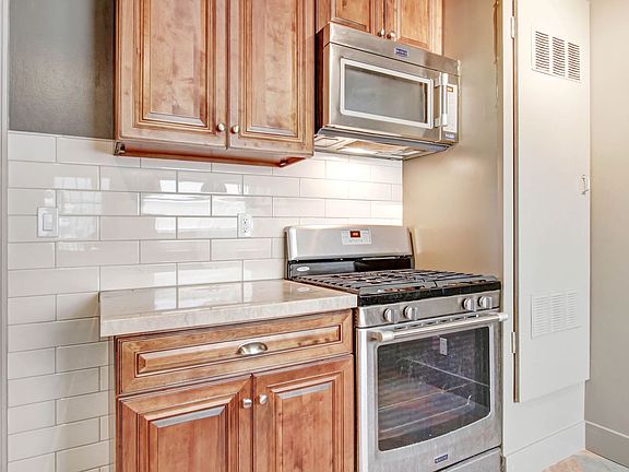 3rd image of 1432 Harvard St #B