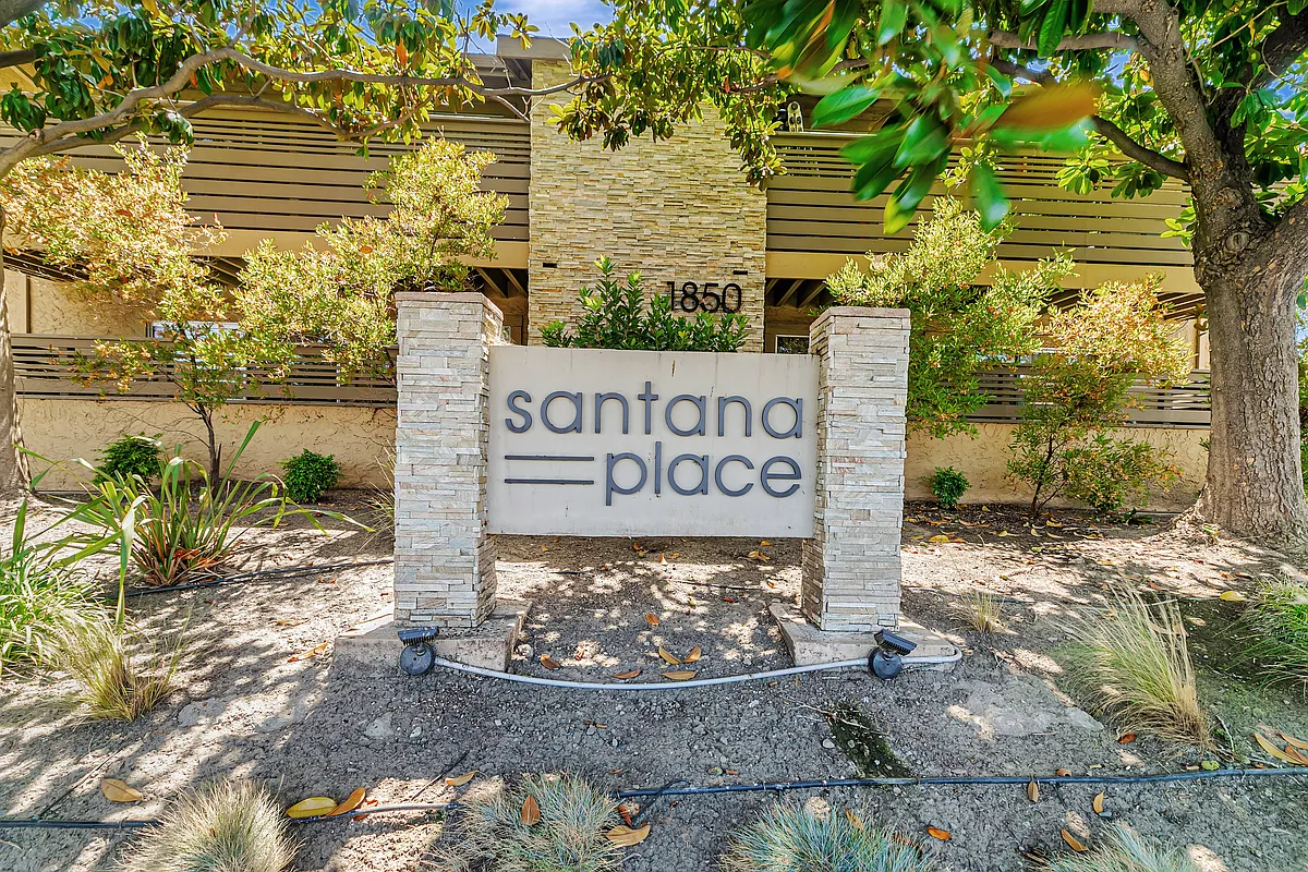 Building Photo - Santana Place