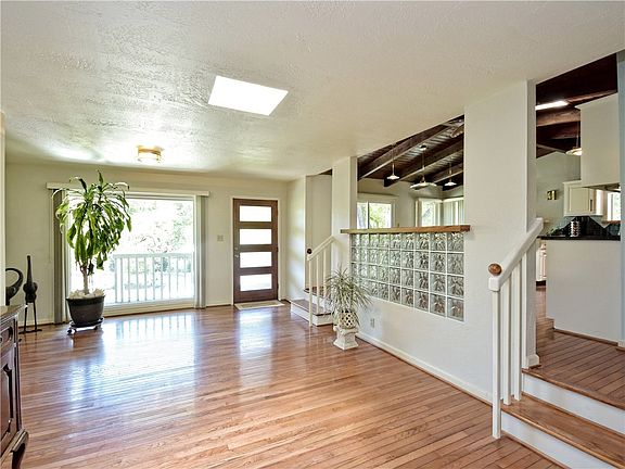4th image of 6501 Brownwood Ct