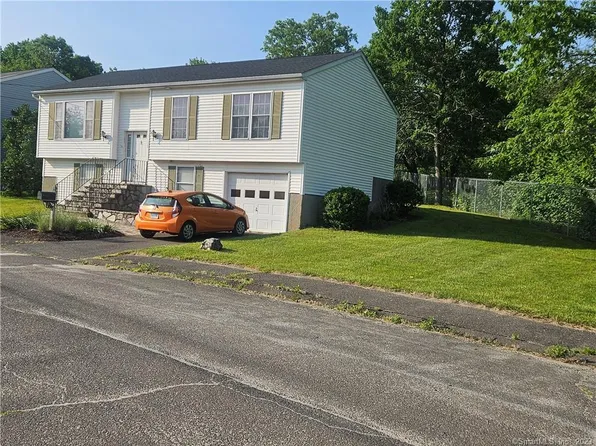 15 Francisco Circle, Waterbury, CT 06706