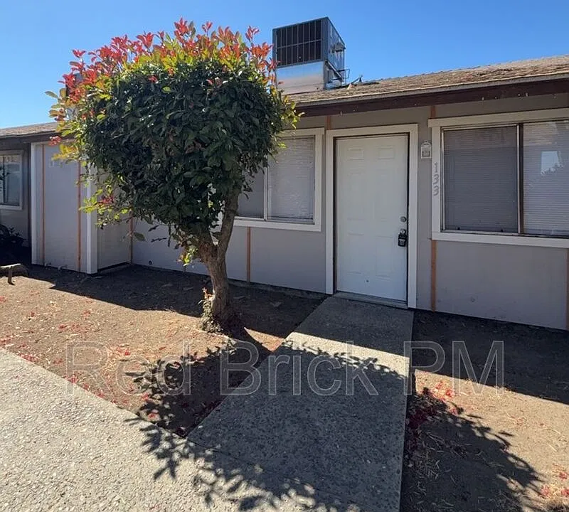129 Kings Ave