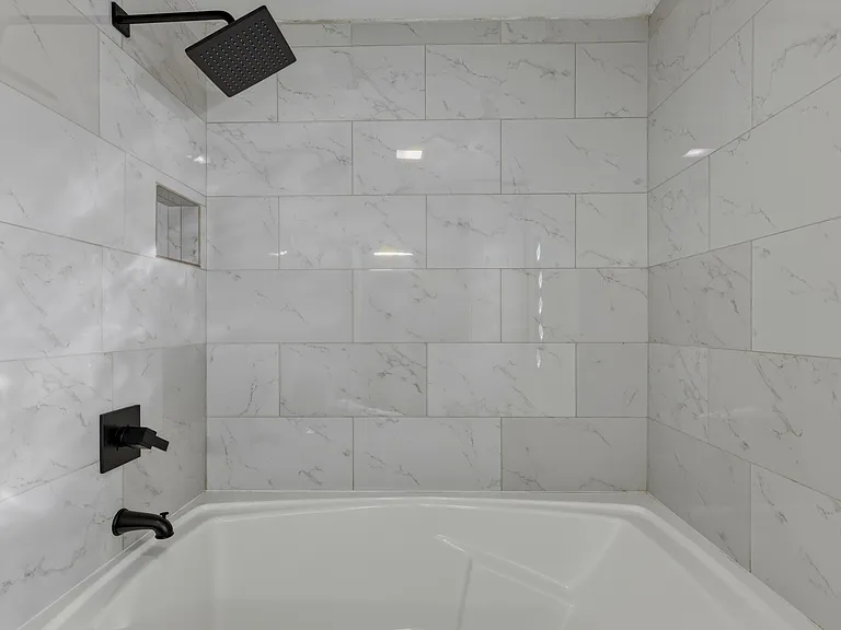 2241 E Harvard St — Photo 17