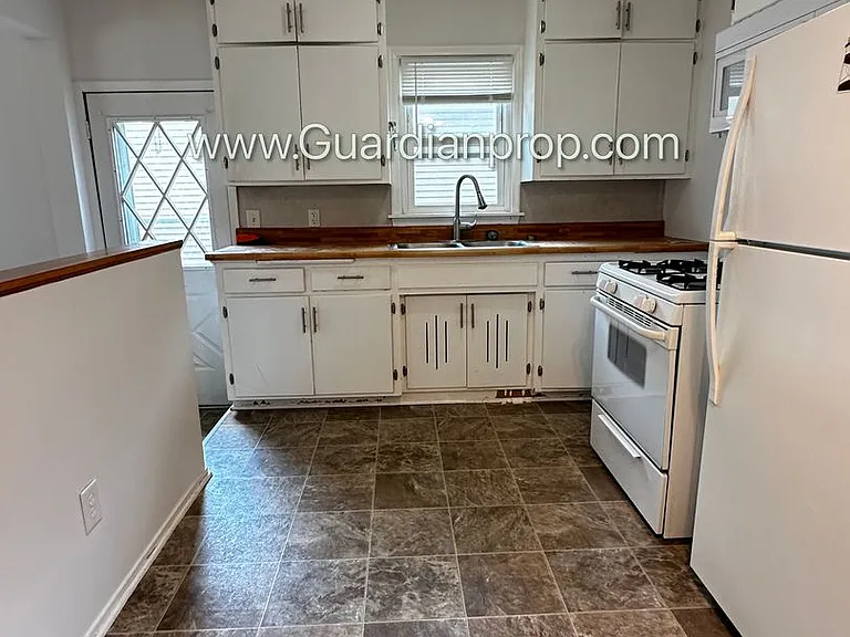 2944 Quebec Ave S — Photo 6